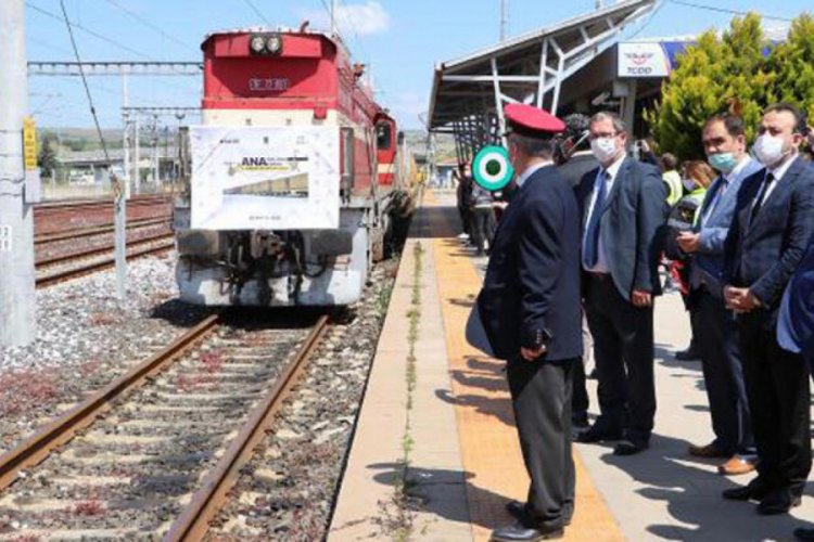 Marmaray'dan ge&ccedil;en y&uuml;k treni Tekirdağ'da