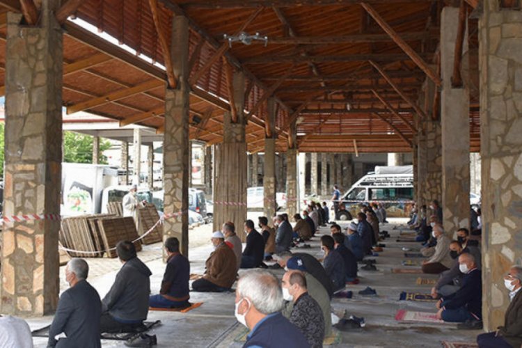 Cuma namazında drone ile ateş &ouml;l&ccedil;&uuml;m&uuml; yapıldı