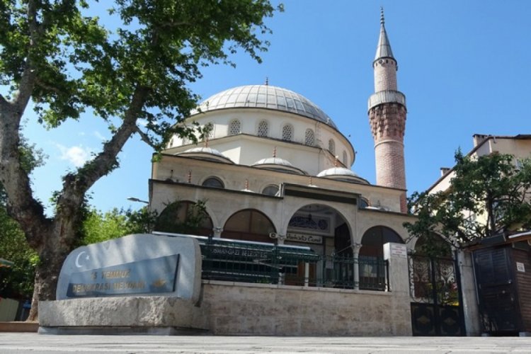 Bursa'da kalacak yeri olmadığı için sığındığı camide mahsur kaldı