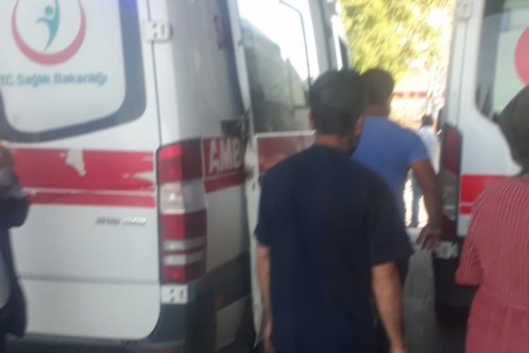 Kontrolden &ccedil;ıkan ara&ccedil; takla attı: 3 yaralı