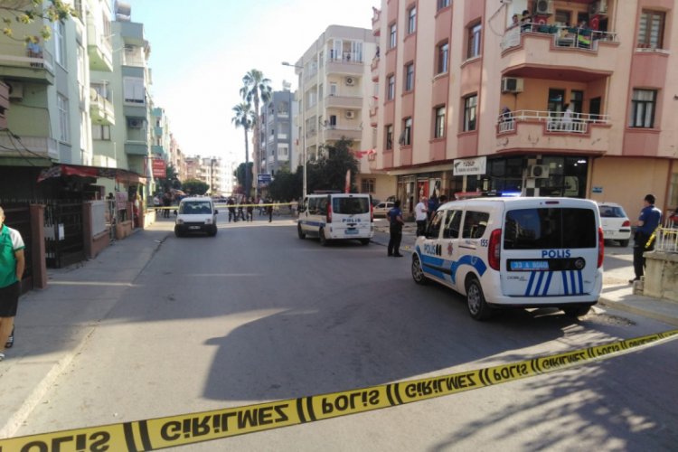 Hasımların silahlı kavgasında olay yerinde bulunan masum kadın &ouml;ld&uuml;