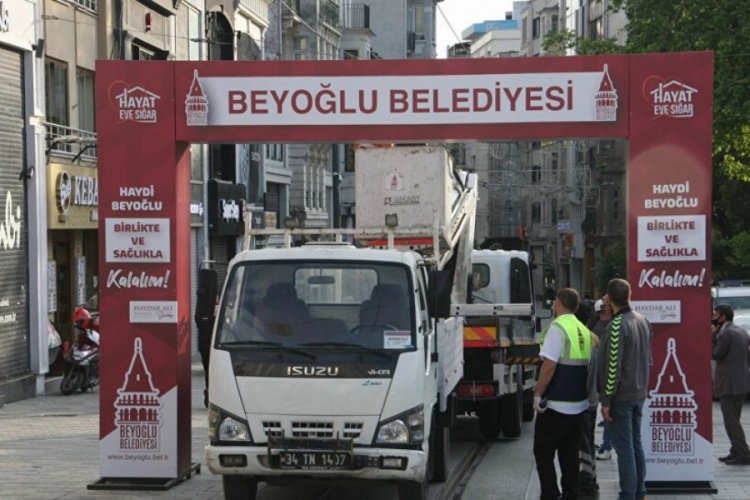 İBB ve Beyoğlu zabıtaları arasında 'tak' tartışması