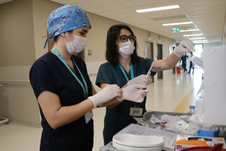 Koronayı yenip g&ouml;revlerinin başına koştular