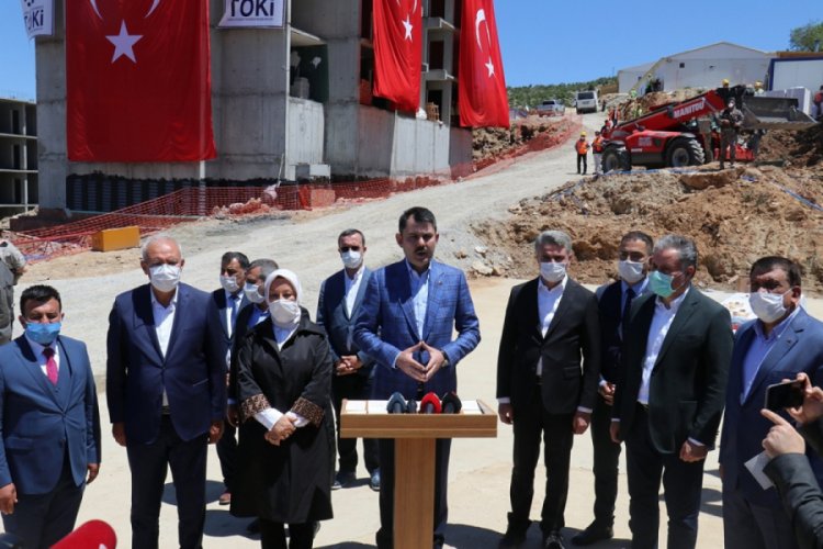 Bakan Kurum, Malatya'da deprem konutlarını inceledi