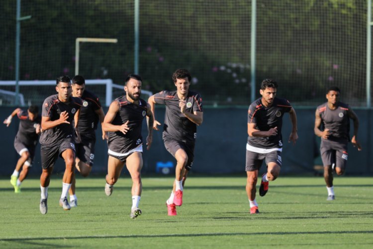 Alanyaspor hazırlıklarını s&uuml;rd&uuml;rd&uuml;