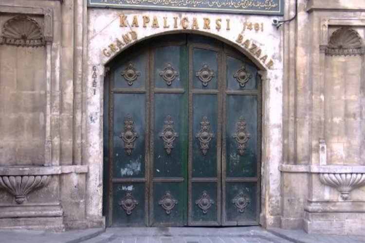 Kapalı&ccedil;arşı'da esnaf son hazırlıklarını tamamladı