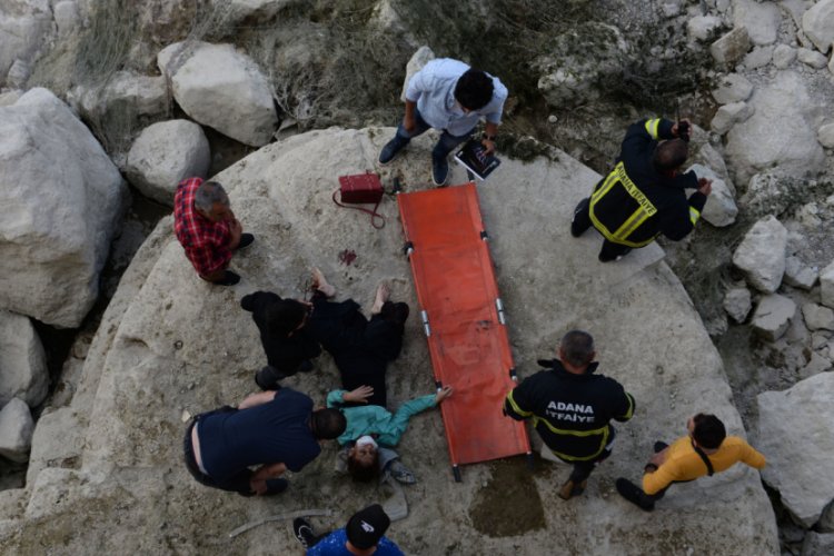 K&ouml;pr&uuml;den nehre atlayan kadın kurtarıldı