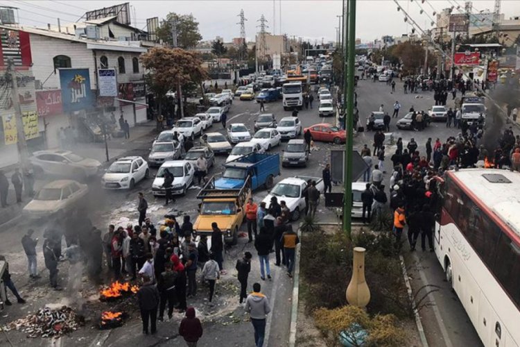 İran, benzin zammı protestolarında 230 kişinin &ouml;ld&uuml;ğ&uuml;n&uuml; a&ccedil;ıkladı