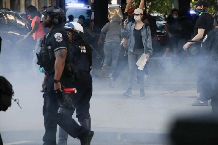 Hollanda'da, George Floyd'un &ouml;l&uuml;m&uuml; protesto edildi