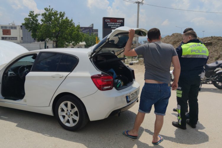 Çalındı ihbarı yaptığı otomobiliyle gezen sürücü, Bursa'da polisi alarma geçirdi