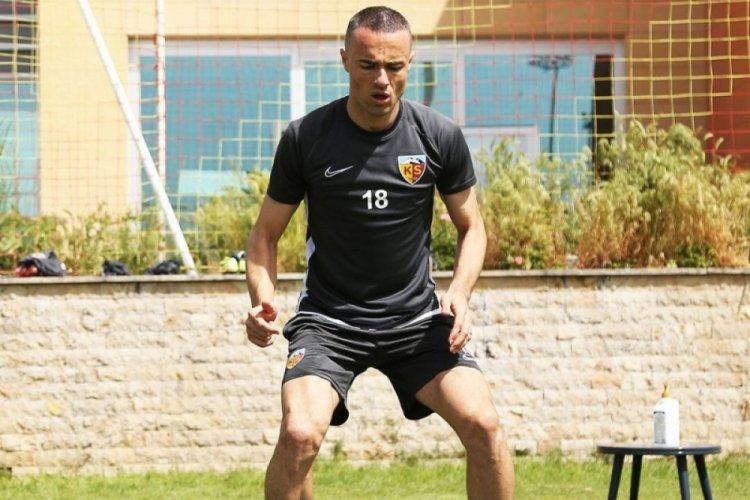 Kayserispor'da sağ bek Zoran'a emanet