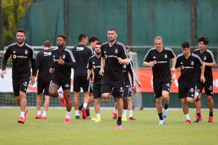 Beşiktaş'ta hazırlıklar s&uuml;r&uuml;yor
