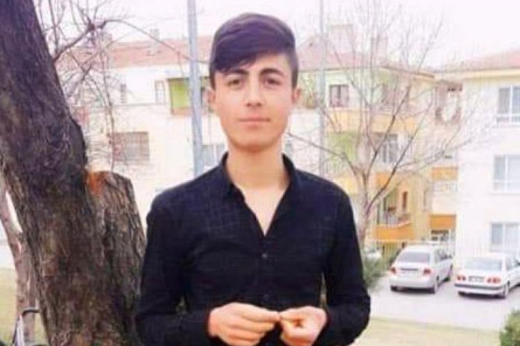 20 yaşındaki gen&ccedil; kavgayı ayırmak isterken &ouml;lm&uuml;ş