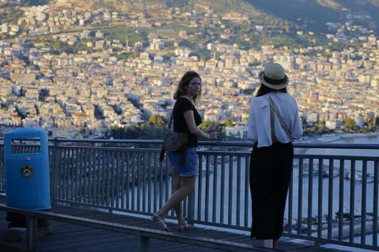 Ukraynalı turistler 1 Temmuz'dan itibaren T&uuml;rkiye'ye gelecek