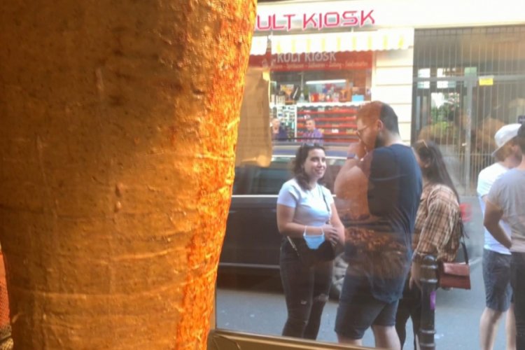 Almanya'da gurbet&ccedil;iler d&ouml;nercilere akın etti