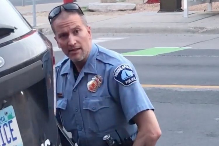 George Floyd'u &ouml;ld&uuml;ren polisin eşi boşanma davası a&ccedil;tı