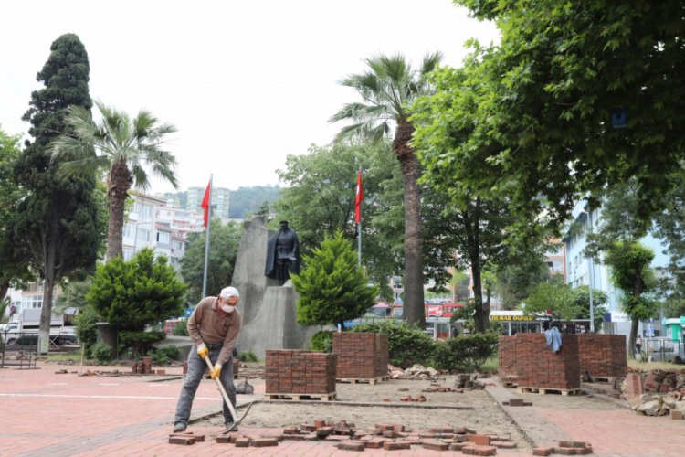 Bursa Mudanya'da Cumhuriyet Meydanı Projesi'nin ilk etabı başladı