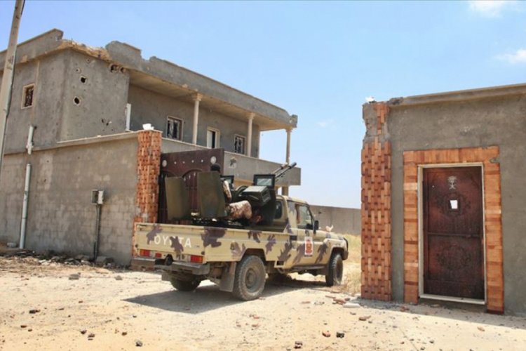Libya ordusu Terhune kentine &uuml;&ccedil; noktadan operasyon başlattı