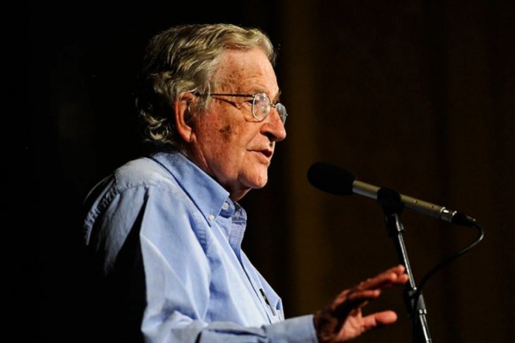 ABD'li d&uuml;ş&uuml;n&uuml;r Noam Chomsky'den 'ABD'nin İsrail'e desteği &ccedil;ok kırılgan' a&ccedil;ıklaması