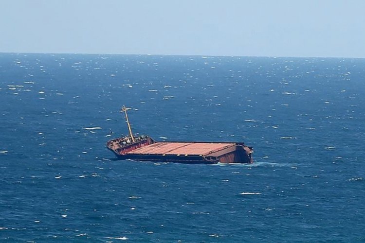 İran'a ait yük gemisi Irak karasularında battı