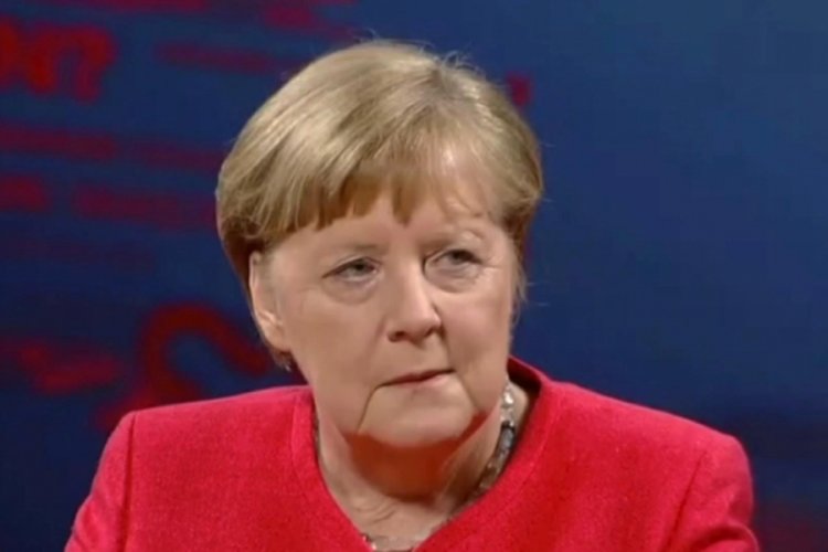 Merkel ırkçılığa tepki gösterdi
