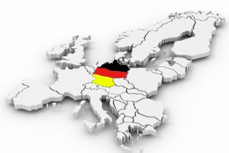 Almanya'da bayraklara zarar verene 3 yıla kadar hapis