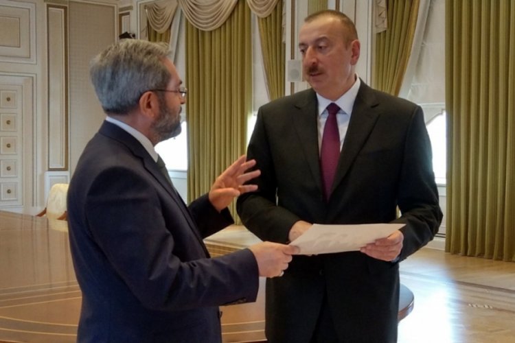 Azerbaycan Cumhurbaşkanı Aliyev'den Adana Milletvekili &Uuml;n&uuml;var'a "Dostluk" nişanı