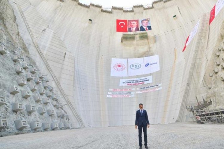 Pakdemirli: Yusufeli Barajı ile suyun g&uuml;c&uuml; milletle buluşacak