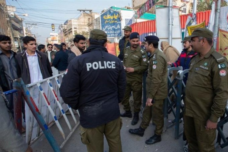 Pakistan'da &ccedil;ocuk iş&ccedil;i, işvereni tarafından işkence edilerek &ouml;ld&uuml;r&uuml;ld&uuml;