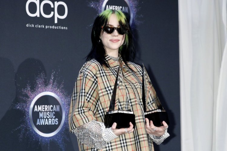 Billie Eilish: Beyaz olmasaydım rap m&uuml;zik yaptığım d&uuml;ş&uuml;n&uuml;l&uuml;rd&uuml;