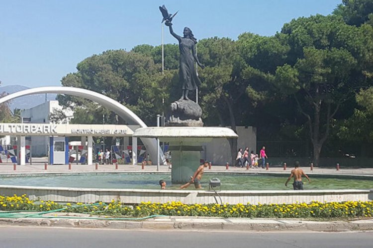 S&uuml;s havuzlarına giren &ccedil;ocuklar i&ccedil;in kritik vir&uuml;s uyarısı