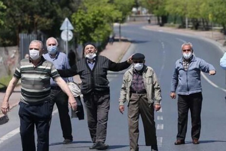 65 yaş &uuml;st&uuml; vatandaşların sokağa &ccedil;ıkma izni başladı