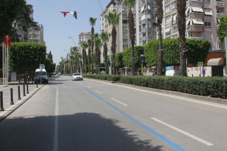 Termometreler 47 dereceyi g&ouml;sterdi, yaşlılar sokağa &ccedil;ıkmadı!