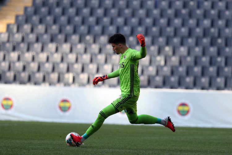 Fenerbah&ccedil;e, &ccedil;alışmalarını hazırlık ma&ccedil;ıyla s&uuml;rd&uuml;rd&uuml;