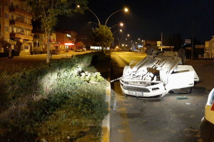 Kontrolden &ccedil;ıkan otomobil takla attı