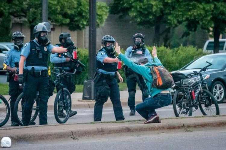 George Floyd'un &ouml;ld&uuml;r&uuml;ld&uuml;ğ&uuml; Minneapolis'teki polis departmanı kapatılacak