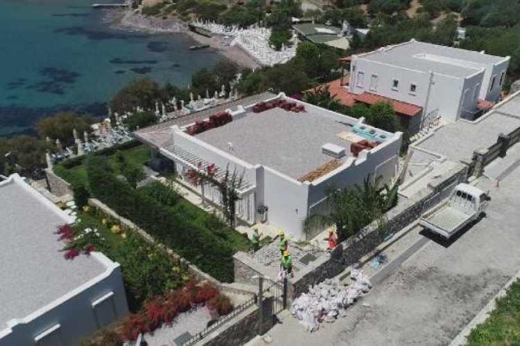 &Ouml;zdil'in villasındaki yıkım işlemi tamamlandı