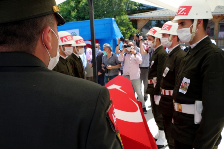 İdlib şehidi s&ouml;zleşmeli er, son yolculuğuna uğurlandı