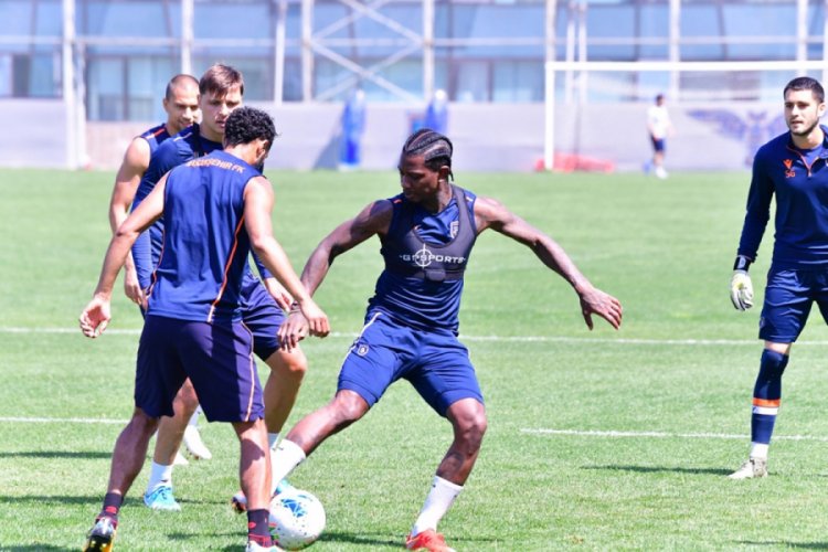 Başakşehir, Alanyaspor hazırlıklarını s&uuml;rd&uuml;rd&uuml;