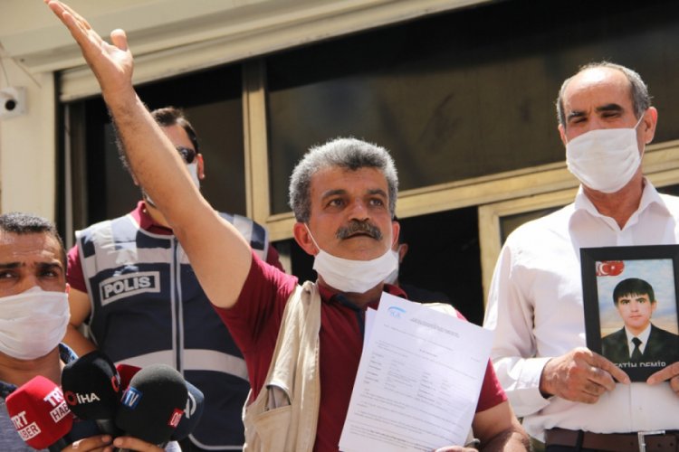 Evlat n&ouml;betindeki baba Celil Begdaş haberlere ateş p&uuml;sk&uuml;rd&uuml;