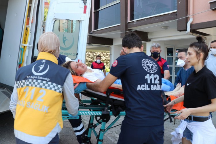 Cezaevinden izinli &ccedil;ıktı, rehin aldığı eski karısını ayağından vurdu