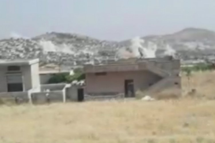 Esad rejiminden k&ouml;ylere hava saldırısı