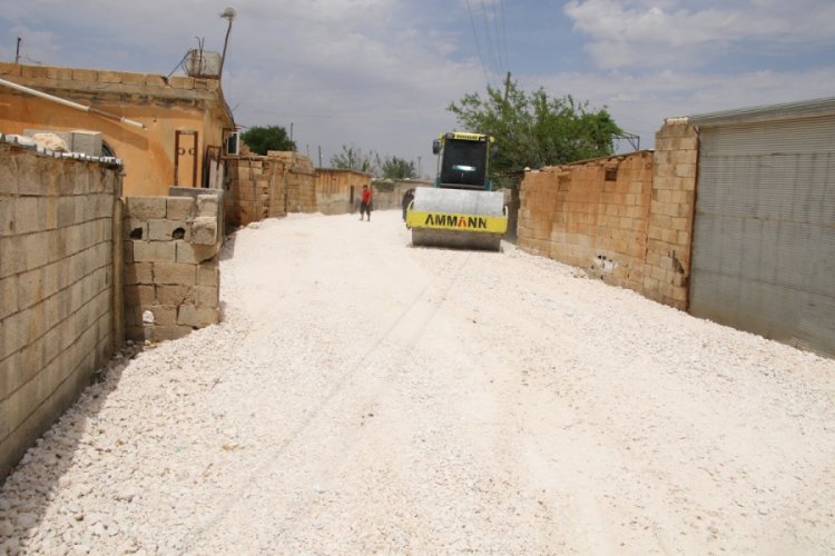 Şanlıurfa Haliliye kırsalında yol &ccedil;alışmaları s&uuml;r&uuml;yor