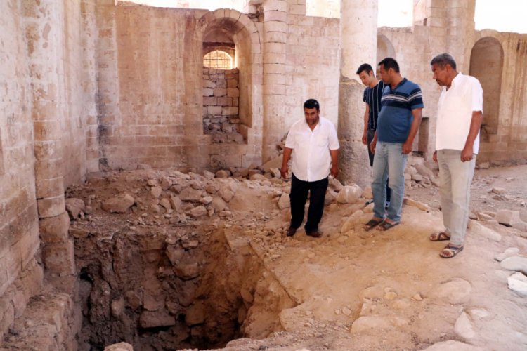 Definecilerin tahrip ettiği kilise, yıkılma tehlikesiyle karşı karşıya