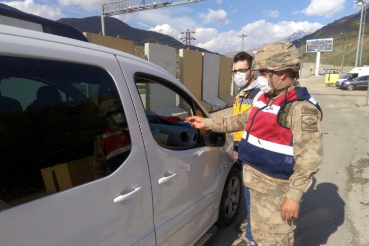 Batman'da 2 katlı bina karantinaya alındı