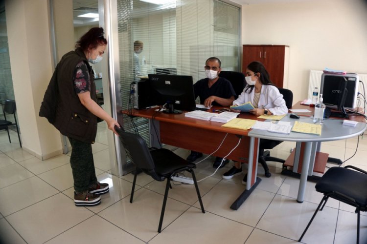 İstanbul Tıp Fak&uuml;ltesi'nde a&ccedil;ılan kovid izleme merkezinin 1 aylık verileri a&ccedil;ıklandı