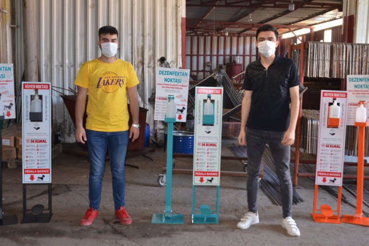 Bursa'da genç girişimcilerden pedallı dezenfektan