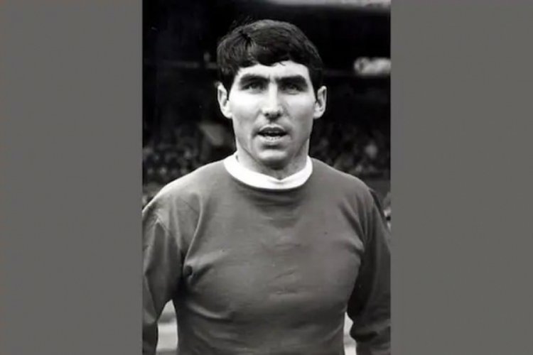 Manchester United efsanesi Tony Dunne 78 yaşında hayatını kaybetti