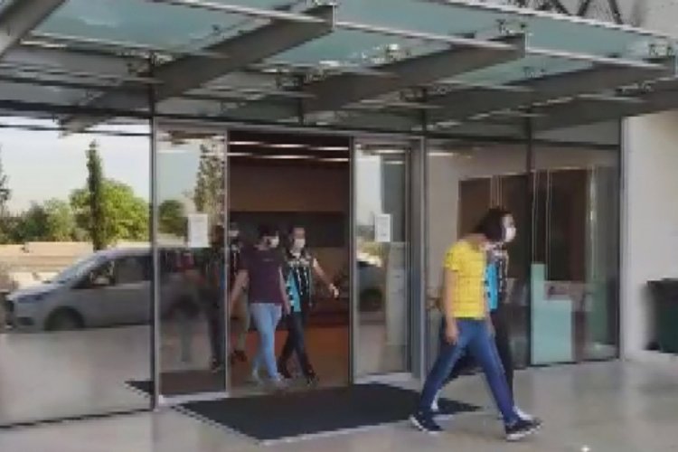 Ortalığı savaş alanına &ccedil;eviren asker konvoyundakiler yakalandı