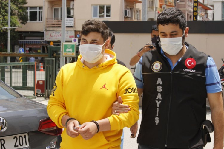 &Ccedil;aldığı bileziklerin yerini, kuyumcuya mesajla bildirdi